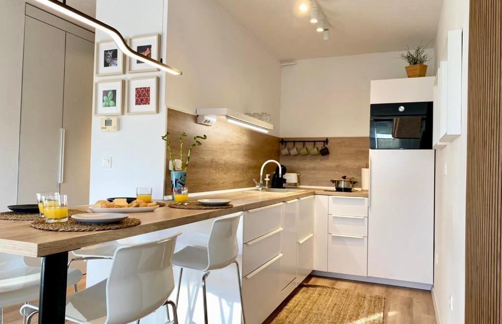Delux Apartment La Arena With Private Garage Zagreb Extérieur photo
