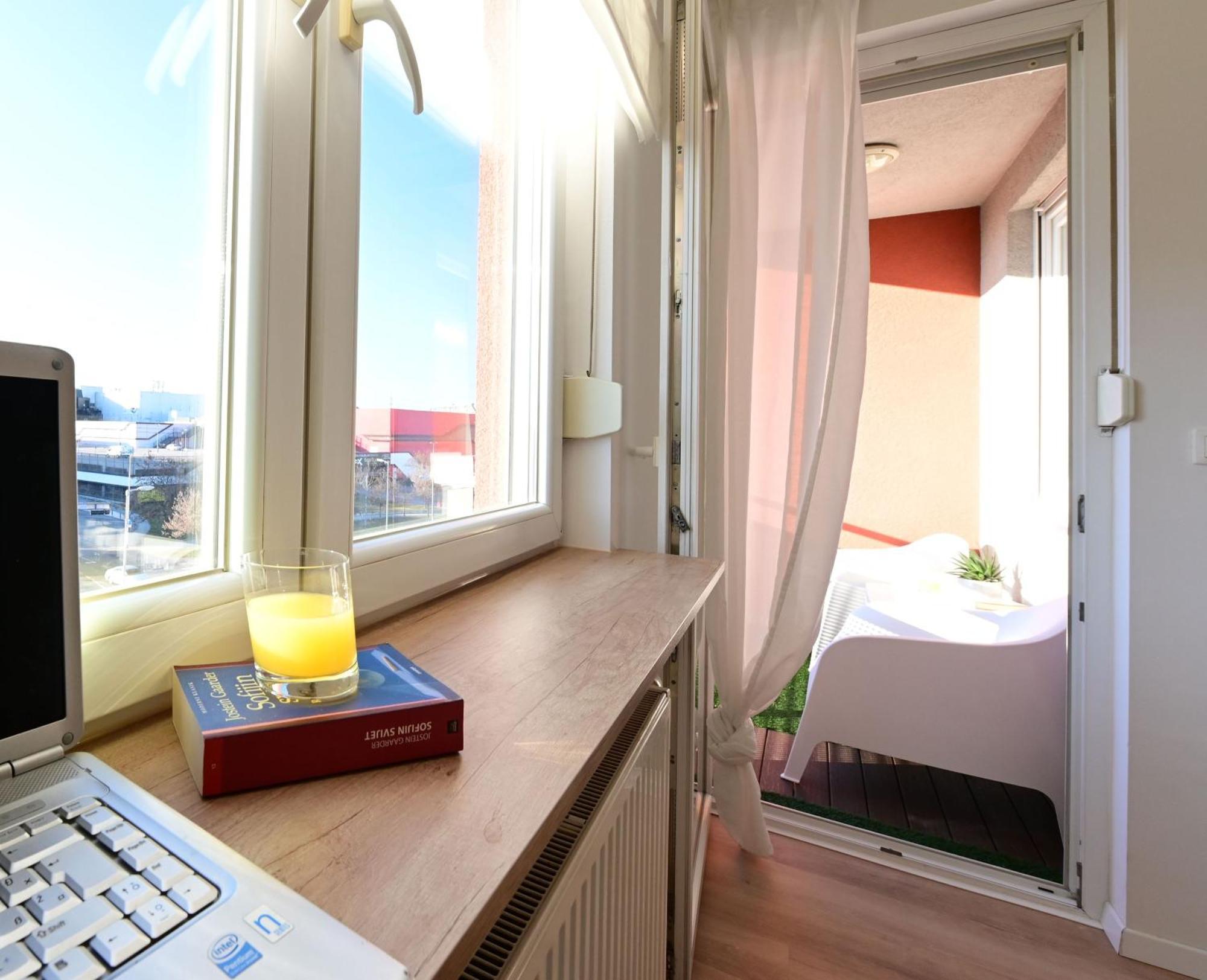 Delux Apartment La Arena With Private Garage Zagreb Extérieur photo